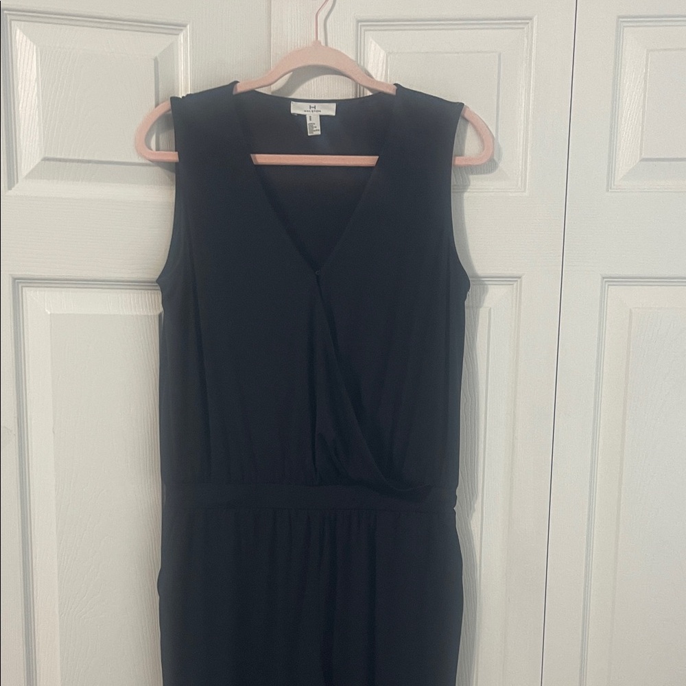 Halston women's Sleeveless V-Neck Black Jumpsuit - Size M.  #0357